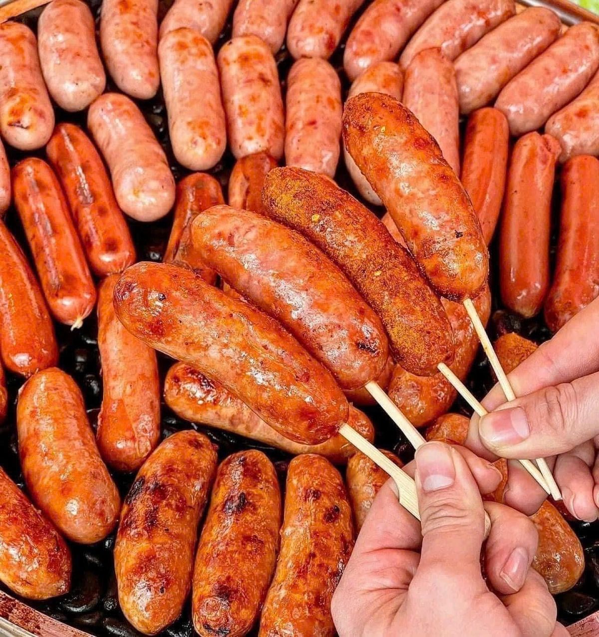 Lạp Xưởng Nướng Đá